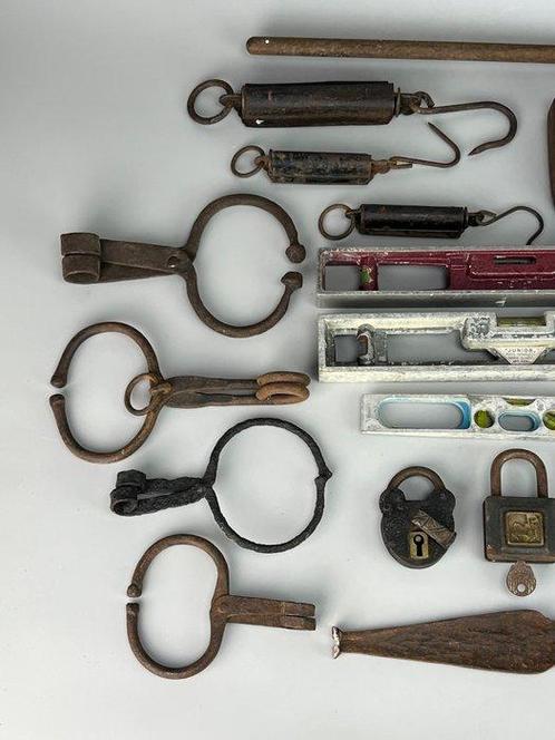 Werktuig (18) - Gereedschapset, Antiek en Kunst, Curiosa en Brocante