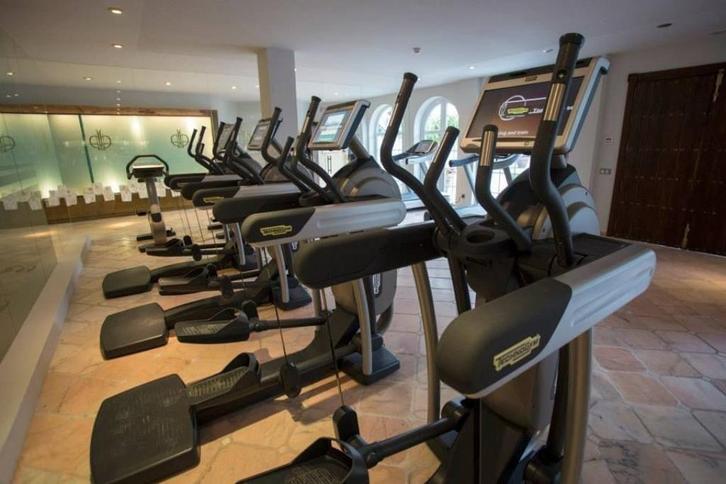 Topstaat Technogym crosstrainer Vario Excite ZGAN, Sport en Fitness, Fitnessapparatuur, Crosstrainer, Zo goed als nieuw, Armen