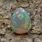 Ethiopische opal edel en natuurlijk cabochon in druppelvorm