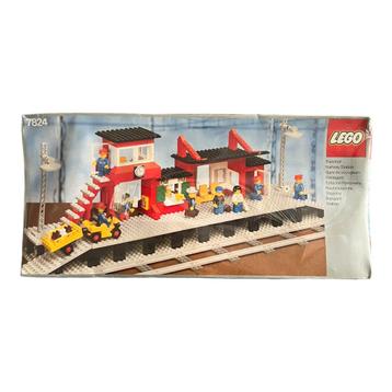 LEGO Train Station (Railway Station) - 7824 (Nieuw)