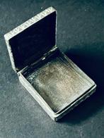 Doos - .900 zilver - Religieus pilletje
