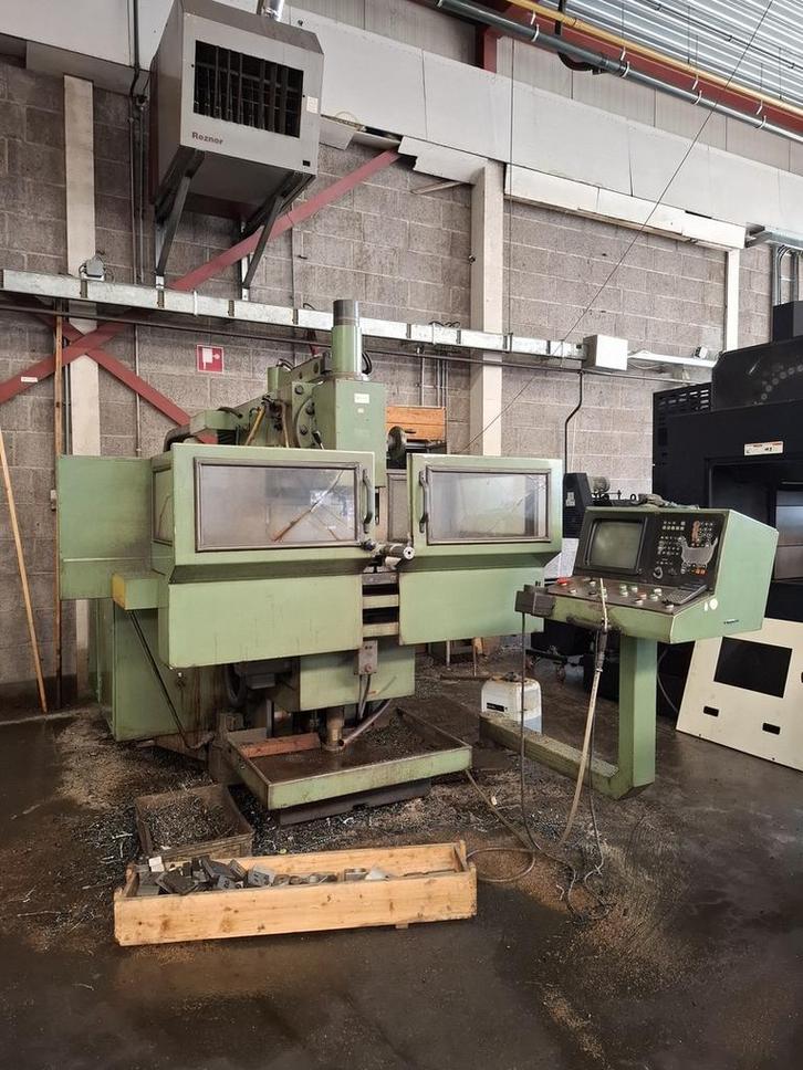 CNC verticale freesmachine TST TOS, FGS 40 / 50 CNC, bouw, Doe-het-zelf en Verbouw, Gereedschap | Freesmachines