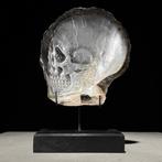 Snijwerk, NO RESERVE PRICE - Intricately Carved Mother of