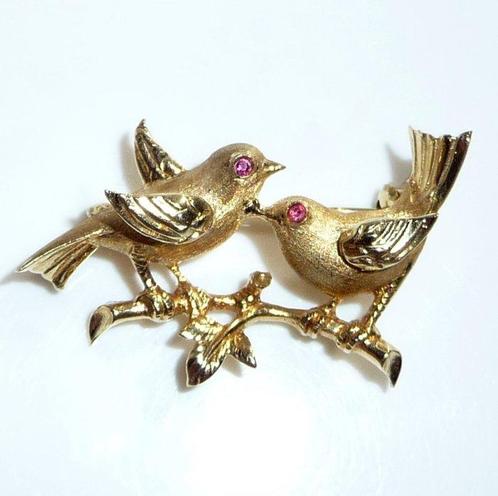 Broche - 14 karaat Geel goud - 0.04ct. tw. Robijn - 2 vogels, Sieraden, Tassen en Uiterlijk, Antieke sieraden