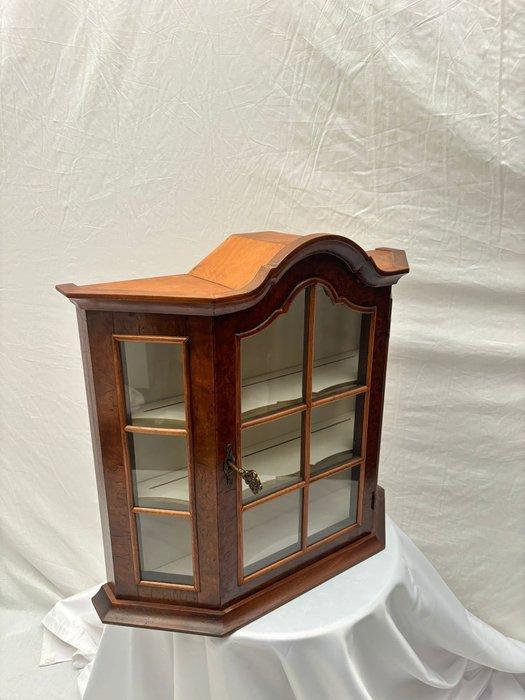 Vitrinekast - Elegantie in Hout: Authentieke/Antieke, Antiek en Kunst, Curiosa en Brocante