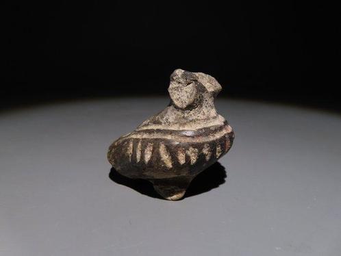 Maya Terracotta Fluitje. 500-800 na Christus. 3,8 cm hoog., Verzamelen, Mineralen en Fossielen