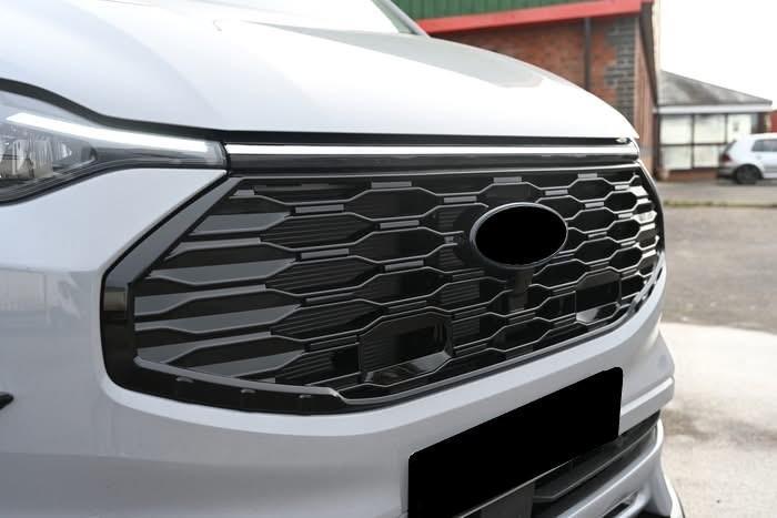 Ford Transit Custom grill glans zwart 2024+, Auto diversen, Tuning en Styling