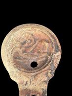 Oud-Romeins Terracotta Olie lamp jonge man te paard met een