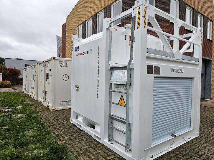 11000 liter stalen Dieseltank met slanghaspel in pomphuis, Zakelijke goederen, Machines en Bouw | Aggregaten, Ophalen