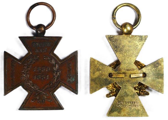 Nederland. Lot of 2 Decorations – Officers’ Cross for 15, Postzegels en Munten, Munten | Nederland