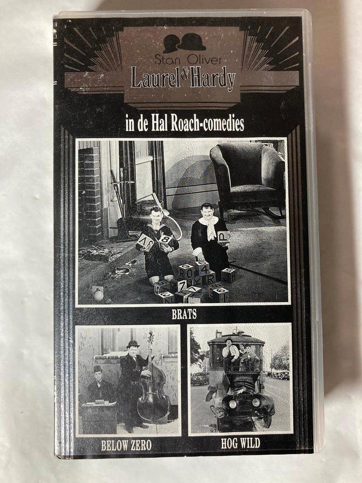 LAUREL & HARDY IN DE HAL ROACH-COMEDIES BRATS BELOW ZERO HOG, Cd's en Dvd's, VHS | Film, Gebruikt, Verzenden