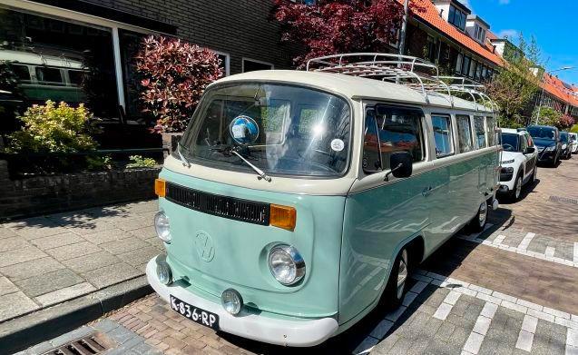2 pers. Volkswagen camper huren in Hilversum? Vanaf € 125 p., Caravans en Kamperen, Verhuur