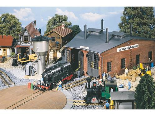 POLA 331750 Ringlokschuppen. 2-Ständig (grootspoor, Scenery, Hobby en Vrije tijd, Modelbouw | Figuren en Diorama's, Nieuw, Ophalen of Verzenden