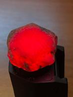 Robijn Ruw. Adembenemende Mozambique Blood Ruby Crystal.