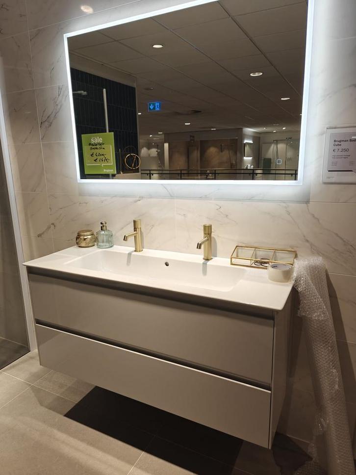 Design badmeubel glans wit greeploos 120cm - 0084, Huis en Inrichting, Badkamer | Badkamermeubels, Wastafelkast, Nieuw, 100 tot 150 cm