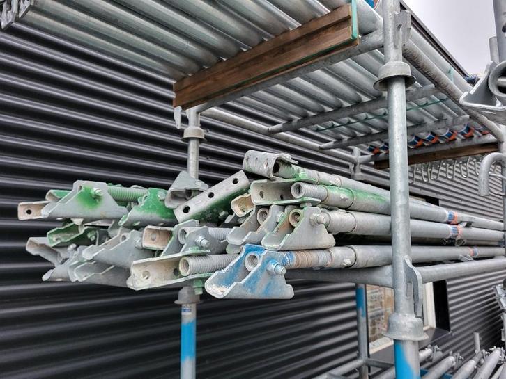 Gebruikte schoorstempels 38RL-300 lengte 229 - 289 cm, Zakelijke goederen, Machines en Bouw | Liften, Steigers en Ladders