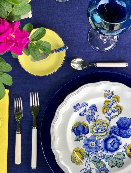 Tafelkleed voor grote tafels, in een elegante blauwe kleur., Antiek en Kunst, Antiek | Kleden en Textiel