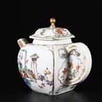 Theepot - Grote vierkante theepot met Famille Rose email