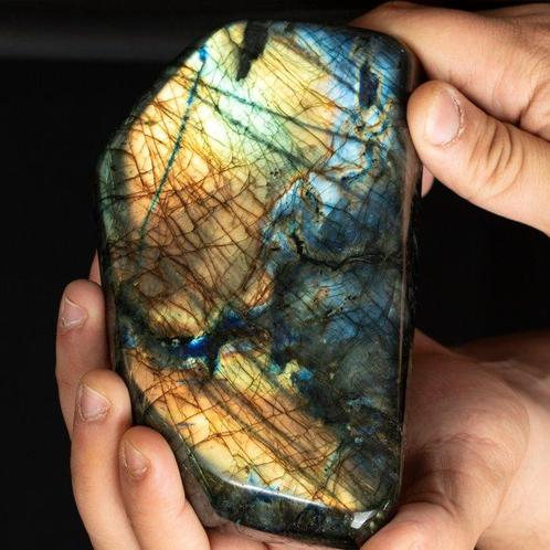 Labradoriet van extra kwaliteit - Vrije vorm - Top Flah, Verzamelen, Mineralen en Fossielen