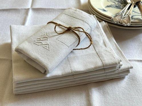 Franse woningtextiel. 12 mooie linnen tafellakens. Met, Antiek en Kunst, Antiek | Kleden en Textiel