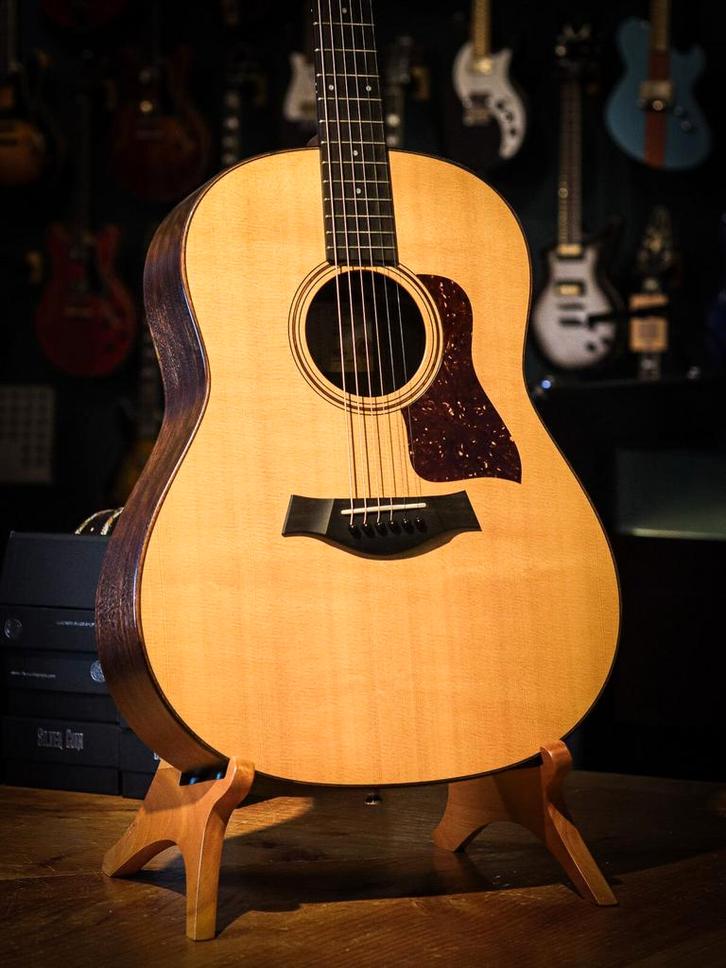 Taylor AD17 Pre-Owned (Akoestische Gitaren), Muziek en Instrumenten, Snaarinstrumenten | Gitaren | Akoestisch, Overige typen, Gebruikt
