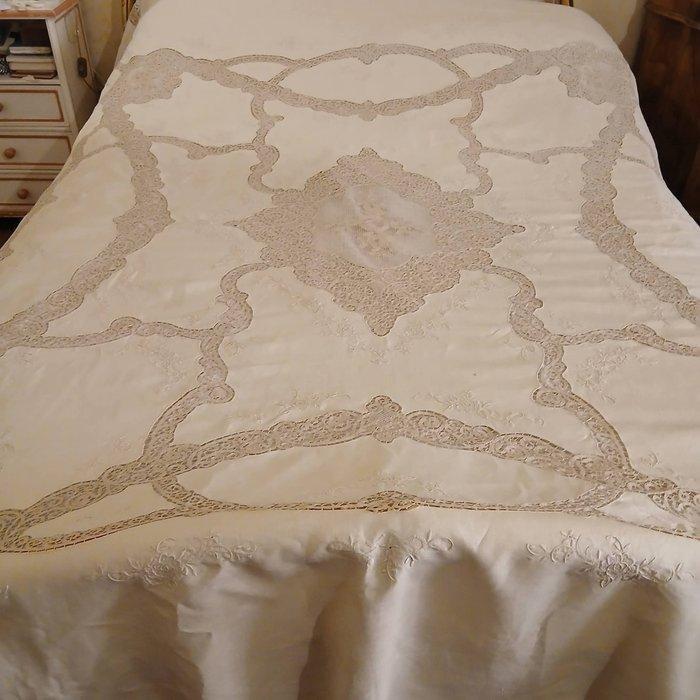 Bedsprei - 275 cm - 240 cm, Antiek en Kunst, Antiek | Kleden en Textiel
