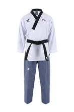 JCalicutaekwondopak | WT | Wit / Blauw (Maat: 160), Sport en Fitness, Vechtsporten en Zelfverdediging, Verzenden, Nieuw, Taekwondo