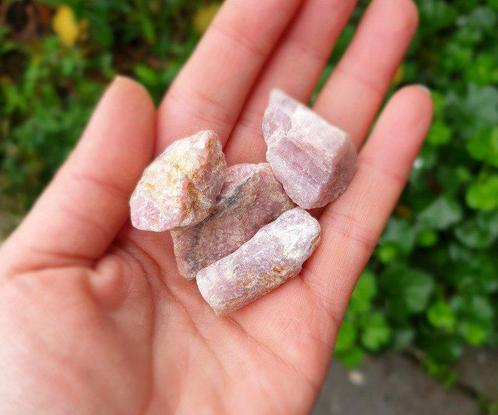 Ruwe brok van Roze Opaal - zachte roze edelsteen- midden, Sieraden, Tassen en Uiterlijk, Armbanden