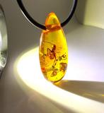 Halsketting met hanger van natuurlijk Baltisch amber met