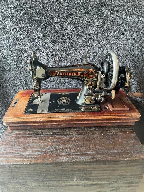 Gritzner R - Naaimachine - Hout, Staal, Antiek en Kunst, Kunst | Designobjecten