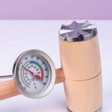 BBQ hamer en thermometer beschikbaar voor biedingen