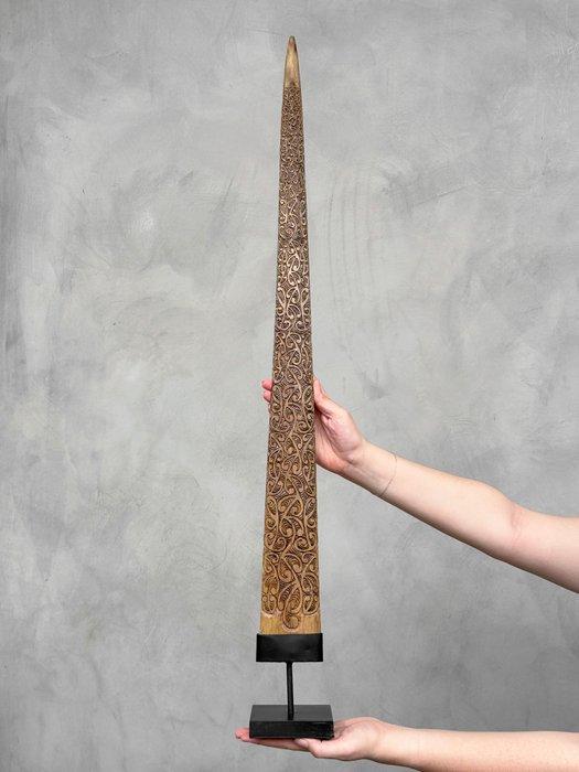 Geen minimale prijs - Uitgehouwen zwaardvis tanden - Maori, Antiek en Kunst, Kunst | Designobjecten