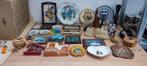 belangrijke verzameling vintage souvenirs van over de hele