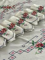 Handgemaakte kruissteekborduursels - Tafelkleed - 260 cm -