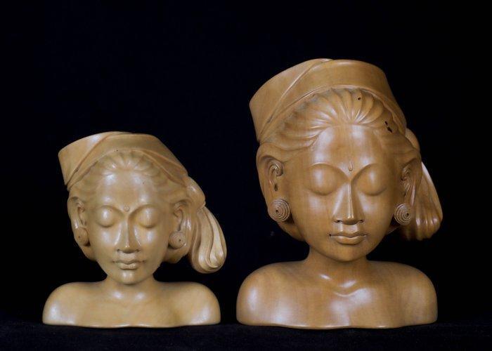 Bustes, vrouwen hoofden - Mas, Bali - Njana Tilem gallery -, Antiek en Kunst, Kunst | Niet-Westerse kunst