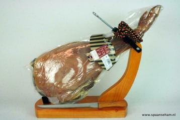 Serrano ham uit de Pyreneeën beschikbaar voor biedingen