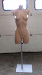 Paspop, Etalagepop Vrouw - Huidkleur, op hoog standaard, B40