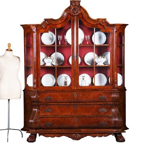 Grote noten met wortelnoten porseleinkast  ca 1870 Willem II, Antiek en Kunst, Antiek | Meubels | Kasten, Ophalen of Verzenden