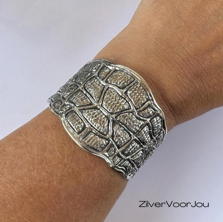 Zilveren brede slangenprint klemarmband, Sieraden, Tassen en Uiterlijk, Armbanden, Nieuw, Verzenden