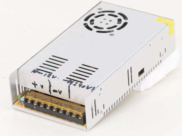 Voeding, output =12 volt 30 Ampere, Model S-360-12, Hobby en Vrije tijd, Modelbouw | Overige, Gebruikt, Ophalen of Verzenden