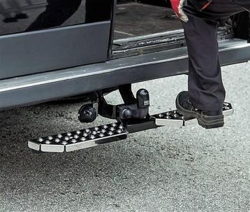 Achteropstap / opstaptrede aan trekhaak in RVS 114 cm beschikbaar voor biedingen