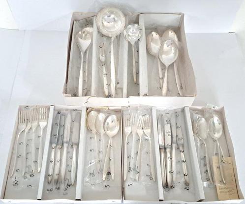 Christofle - Bestekset (73) - 8persoons + opdienbestek,, Antiek en Kunst, Antiek | Meubels | Tafels