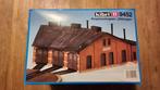 Kibri H0 - 9452 - Modeltreinlandschap (1) - Ringlokschuppen, Hobby en Vrije tijd, Modeltreinen | H0, Nieuw