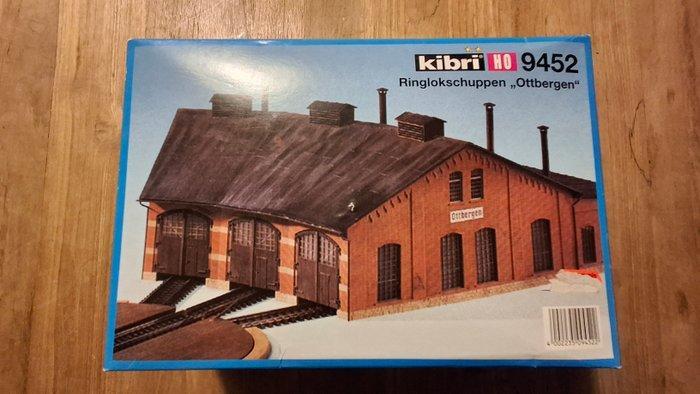 Kibri H0 - 9452 - Modeltreinlandschap (1) - Ringlokschuppen, Hobby en Vrije tijd, Modeltreinen | H0