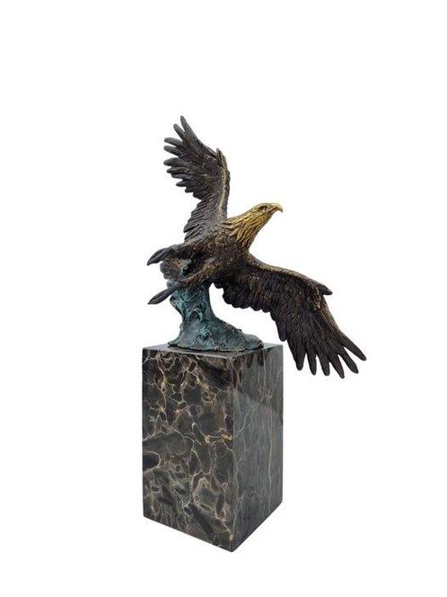 Beeldje - Flying ealgle - Brons, Marmer, Antiek en Kunst, Kunst | Designobjecten