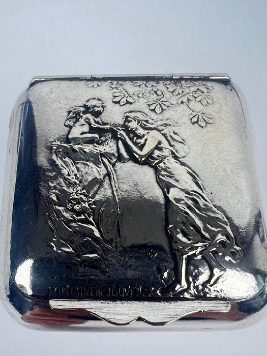 Emile Dropsy - Doos - Fontaine de Jouvence - Verzilverd,, Antiek en Kunst, Kunst | Designobjecten