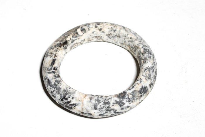 Armband van steen - West-Afrika (Zonder Minimumprijs), Antiek en Kunst, Kunst | Niet-Westerse kunst