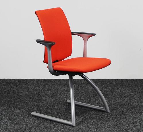 HAG H05 Vergaderstoel Oranje, Huis en Inrichting, Stoelen, Gebruikt, Ophalen of Verzenden
