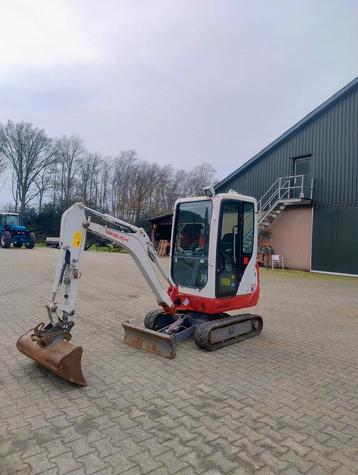 Takeuchi TB216 (bj2019) +3 aanbouwdelen beschikbaar voor biedingen