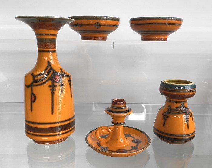 Flora Gouda Holland - Vaas (5) - Yellow - Aardewerk -, Antiek en Kunst, Antiek | Glas en Kristal